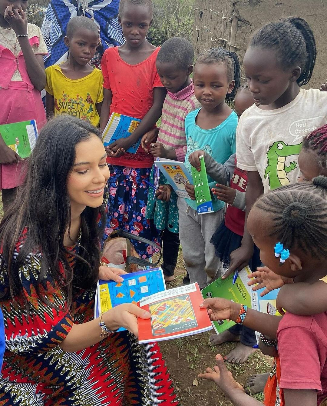 Tính đến hiện tại, Camila đã đi công du được gần 20 quốc gia bao gồm Pháp, Anh, Mỹ, Đức, Bỉ, Kenya, Ba Lan, Thụy Sĩ, Thổ Nhĩ Kỳ, Tây Ban Nha, UAE, Hy Lạp, Italia, Nhật Bản, Indonesia Singapore và Ấn Độ, Nepal. Người đẹp cũng từng bày tỏ mong muốn được đến Việt Nam.