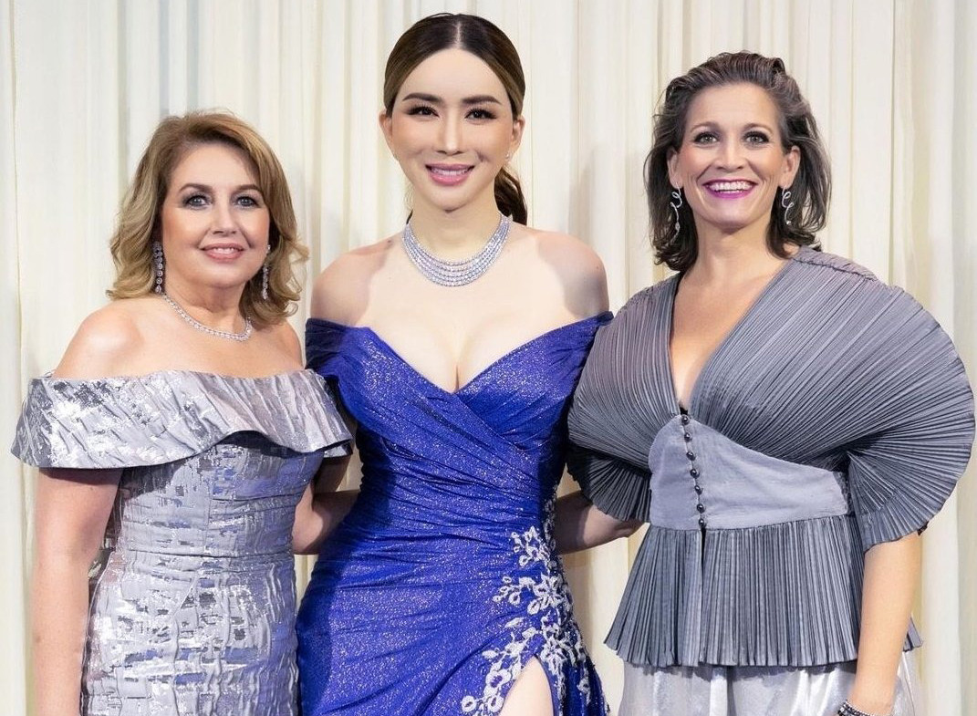 Hai nhân sự cấp cao của Miss Universe là bà Paula Shugart và Amy Emmerich lần lượt nghỉ việc.