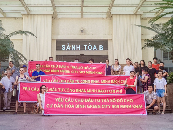 Người dân chung cư 'dát vàng' đội nắng 40 độ tố chủ đầu tư 'om' sổ đỏ ảnh 6