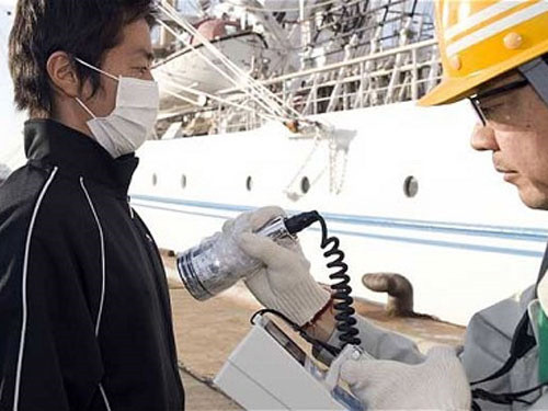 Kiểm tra phóng xạ cho các cảm tử quân. Kiểm tra phóng xạ cho các cảm tử quân