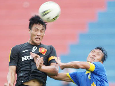 Mạc Hồng Quân (trái) đang nỗ lực hoàn thiện mình cho SEA Games 27 - Ảnh: Anh Tà