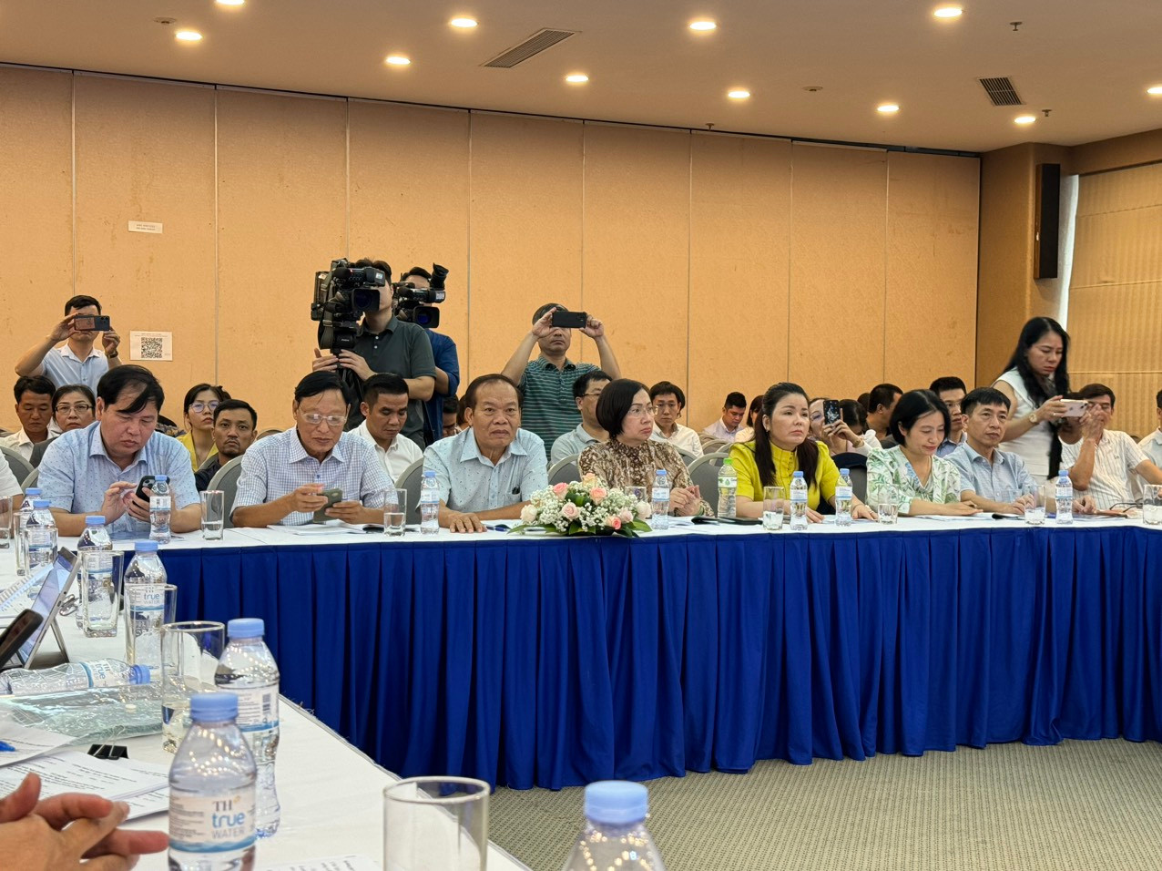 Đại diện nhiều doanh nghiệp kinh doanh xăng dầu có mặt tại hội thảo.