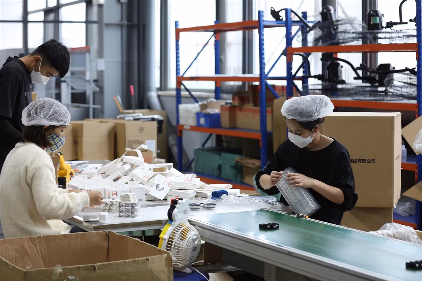 Theo chuyên gia ADB, Việt Nam cần có biện pháp cải cách chi phí kinh doanh, tạo điều kiện cho doanh nghiệp.