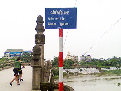 Cầu Đục Khê - nơi thanh niên nhảy cầu tự tử. Cầu Dục Khê - nơi thanh niên nhảy cầu tự tử