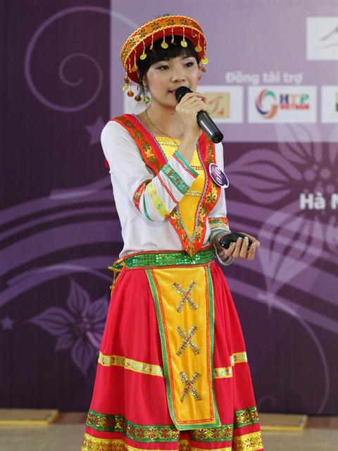 Nguyễn Thị Minh Sinh (ĐH Phương Đông) lại đưa làng văn hóa Đồng Mô (Sơn Tây)