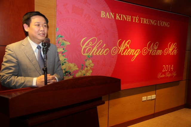 Đồng chí Vương Đình Huệ phát biểu tại buổi lễ