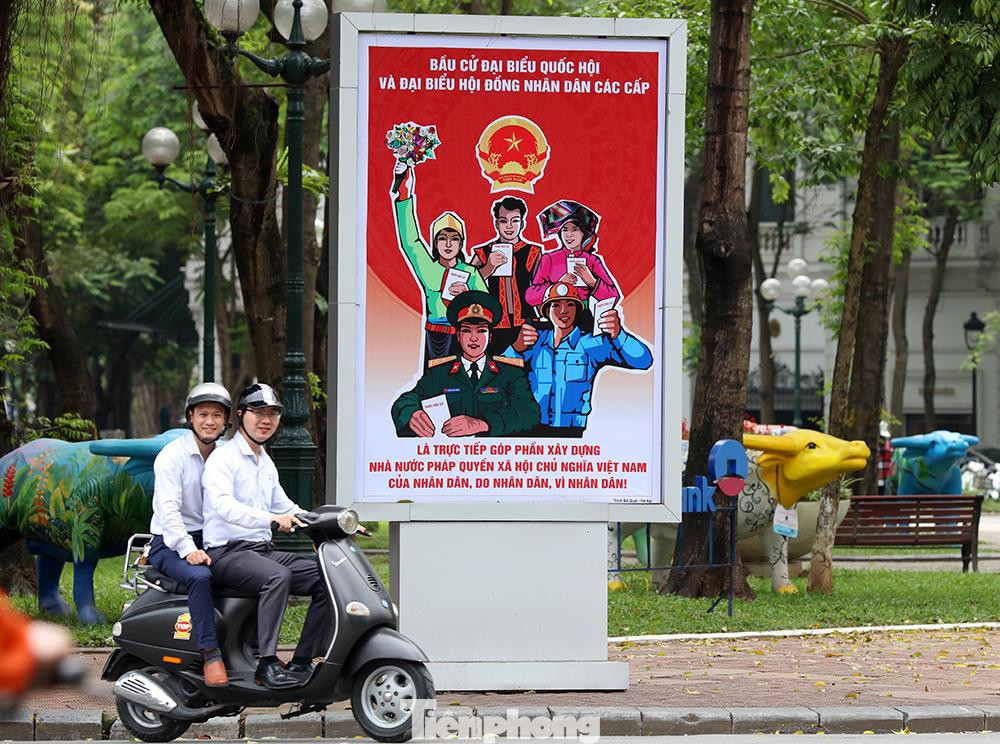 Công tác tuyên truyền về cuộc bầu cử đại biểu Quốc hội khóa XV và đại biểu HĐND các cấp nhiệm kỳ 2021-2026 được tiến hành theo ba đợt. Đợt 1 bắt đầu từ tháng 1/2021; Đợt 2 từ tháng 4/2021 đến ngày bầu cử 23/52021; Đợt 3 là sau khi kết thúc bầu cử, công bố kết quả bầu cử.