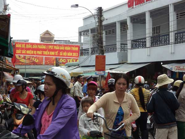 Kẹt xe trên đường Phan Chu Trinh