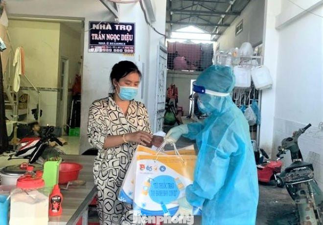 F0 điều trị tại nhà ở Bình Dương được phát thuốc