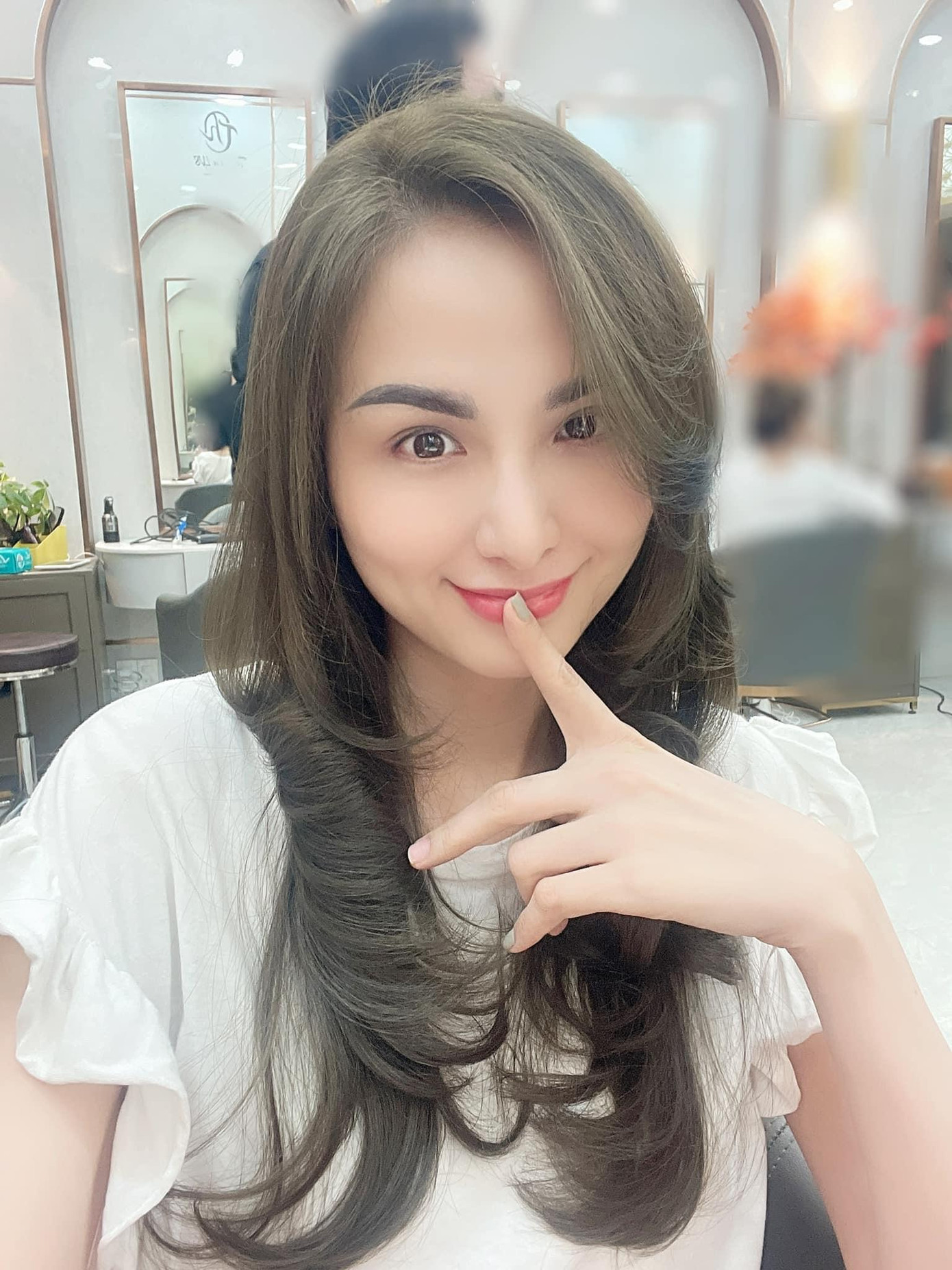 Hoa hậu Diễm Hương khoe nhan sắc ngày càng trẻ trung, xinh đẹp sau hơn 10 năm đăng quang. Hoa hậu Diễm Hương khoe nhan sắc ngày càng trẻ trung, xinh đẹp sau hơn 10 năm đăng quang.