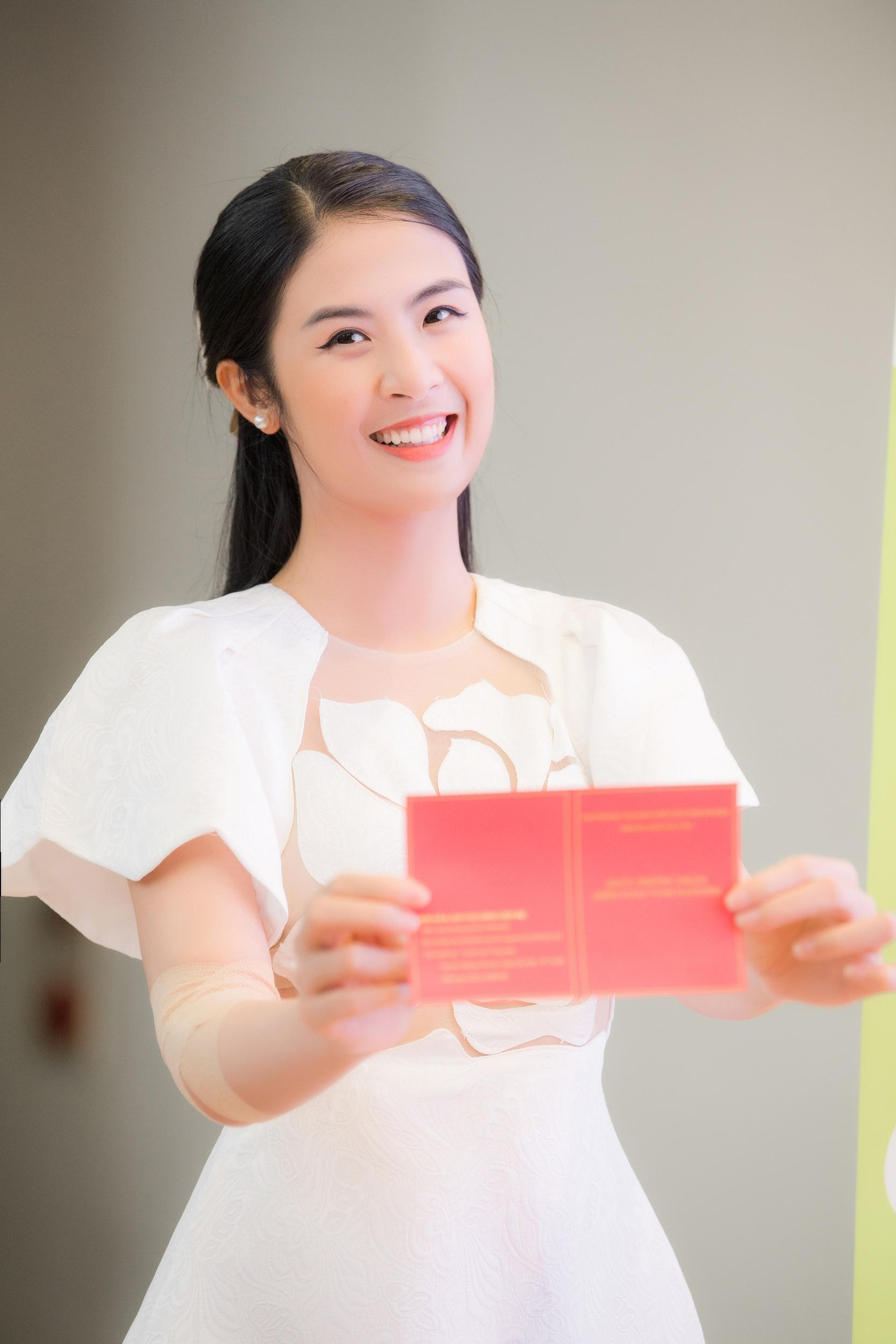 Đây là lần thứ 8 Ngọc Hân tình nguyện hiến máu. Đây là lần thứ 8 Ngọc Hân tình nguyện hiến máu.