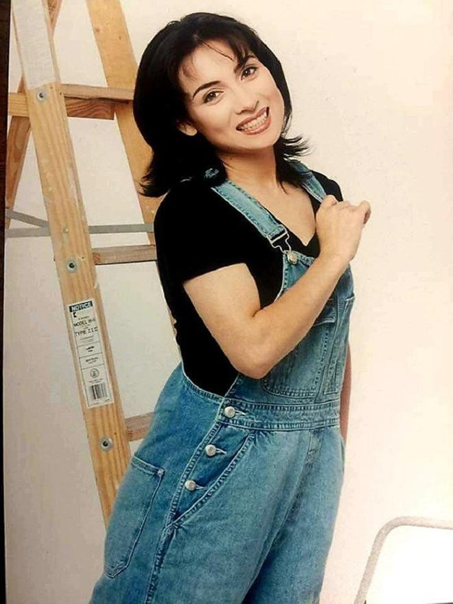 Năm 1989, sau khi sang Mỹ, Phi Nhung vẫn ấp ủ giấc mơ đó và may mắn cho cô khi được gặp ca sỹ Trizzie Phương Trinh trong một đêm diễn từ thiện. Nghe Phi Nhung chia sẻ ước mơ, Trizzie Phương Trinh đã khuyên Phi Nhung nên tới California để thực hiện ước mơ của mình.