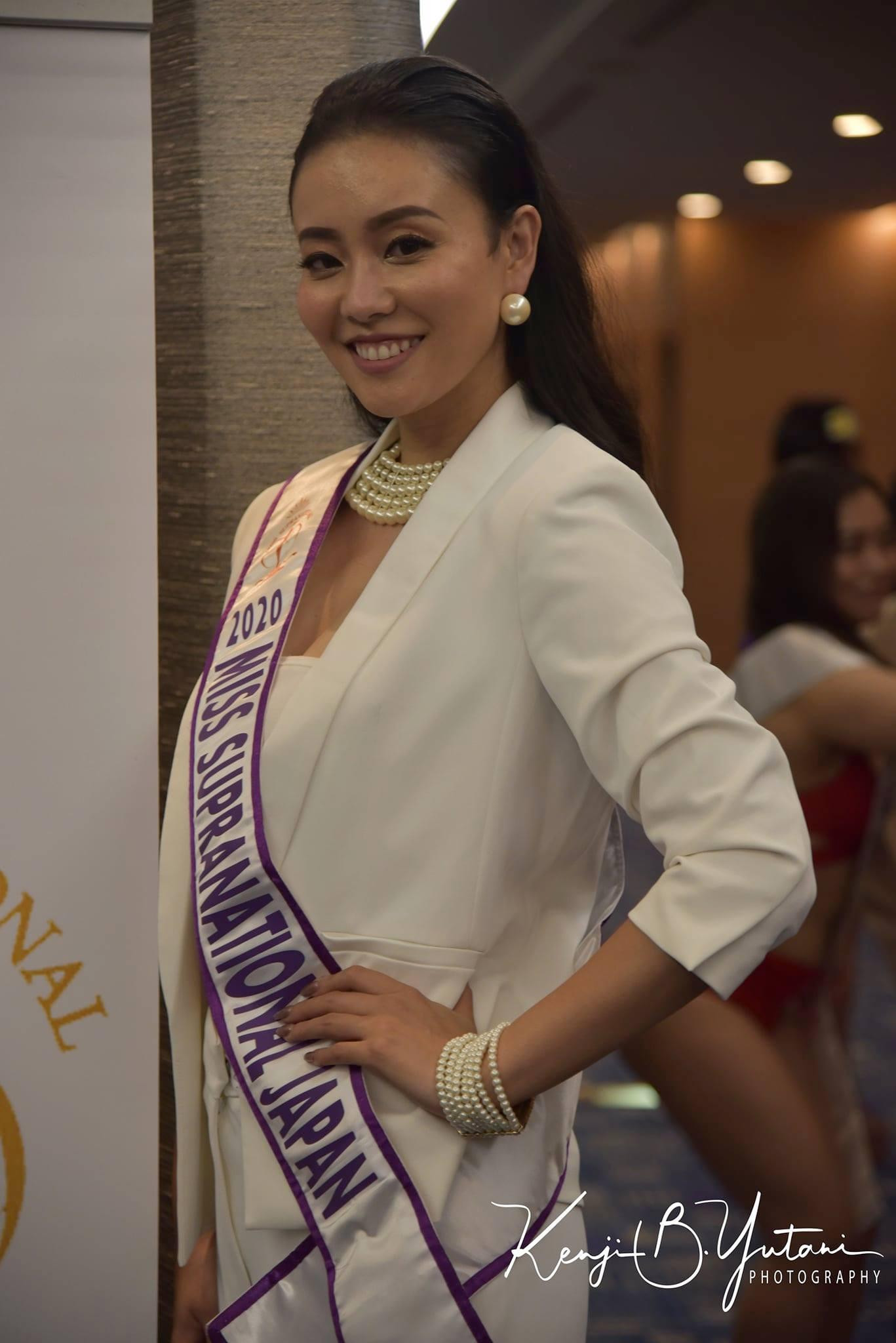 Các thí sinh lộ vóc dáng thiếu chuẩn, gương mặt già nua, kém xinh do cách làm tóc và trang điểm không phù hợp.