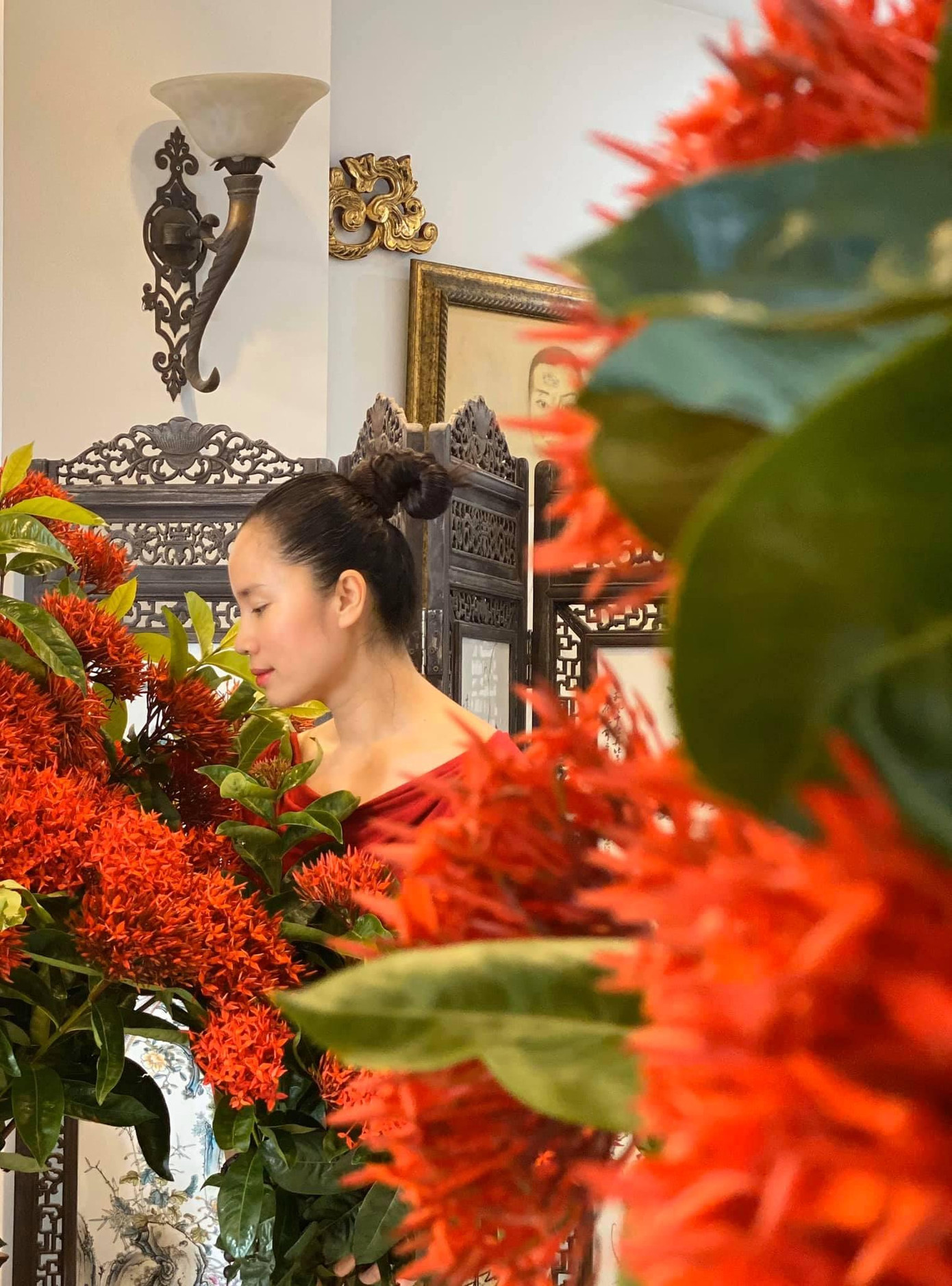 Á hậu Ngô Thuý Hà đẹp mặn mà ở tuổi 45.