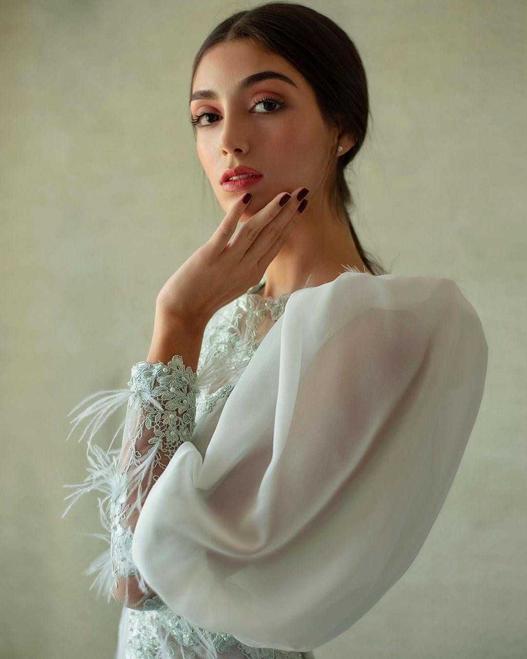 Mariana Jaramillo năm nay 21 tuổi, sở hữu nhan sắc vô cùng xinh đẹp. Sự lên ngôi của cô rất được lòng công chúng Colombia và đã nằm trong dự đoán từ trước của nhiều người.