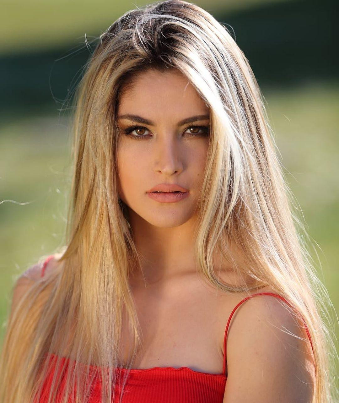 Cô sẽ giành quyền đại diện cho quốc gia tham dự cuộc thi Miss World 2021 diễn ra ở Puerto Rico vào tháng 12 tới và trở thành đối thủ của Hoa hậu Đỗ Thị Hà.