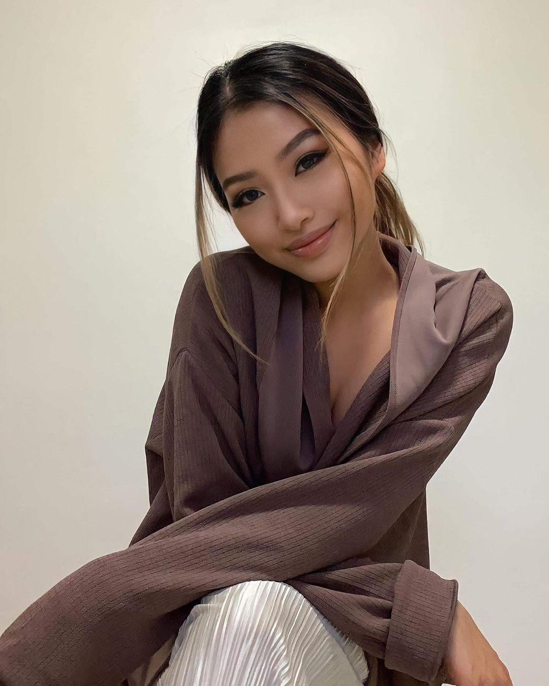 Người đẹp năm nay 23 tuổi, là một chuyên viên bán lẻ tại New South Wales. Người đẹp năm nay 23 tuổi, là một chuyên viên bán lẻ tại New South Wales.