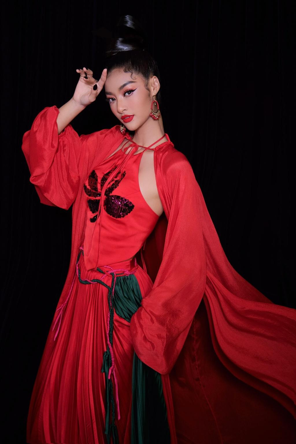 Nhan sắc đẹp tựa chị Hằng của Kiều Loan khiến cho các fans nhí cũng phải xuýt xoa.