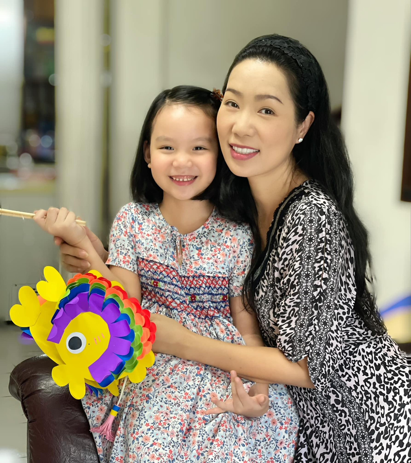 Á hậu Trịnh Kim Chi chuẩn bị cho con gái đón Trung thu.