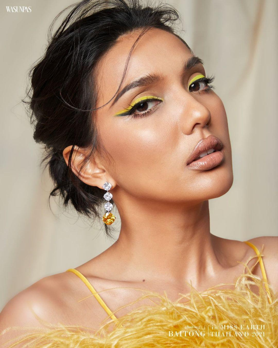 Baitong Jareerat năm nay đã 28 tuổi, cũng là độ tuổi giới hạn đối với một cô gái muốn tham gia các cuộc thi sắc đẹp quốc tế. Baitong Jareerat năm nay đã 28 tuổi, cũng là độ tuổi giới hạn đối với một cô gái muốn tham gia các cuộc thi sắc đẹp quốc tế.