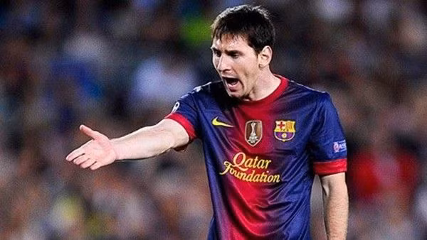 Messi từng nổi nóng ngay trên sân với người đàn anh Villa trong 1 trận đấu mùa giải năm ngoái