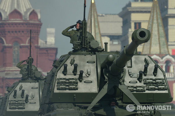 Pháo tự hành 2S19 Msta-S 152-mm được phát triển từ cuối những năm 1980 và được biên chế cho quân đội Nga vào năm 1989. Nó có tầm bắn khoảng 29 km và có thể mở rộng tới 36 km khi sử dụng thiết bị tăng tầm