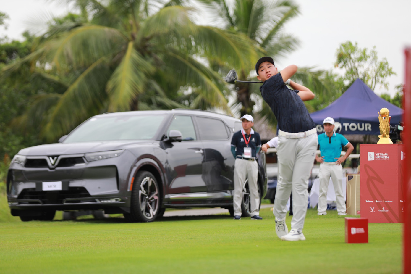 Huy chương Đồng SEA Games 32 đang cạnh tranh gay gắt với Nguyễn Nhất Long trong hành trình bảo vệ ngôi vô địch.