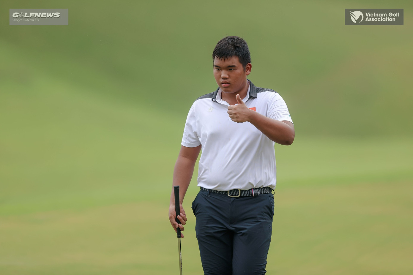 Nguyễn Đức Sơn xuất sắc vươn lên đồng dẫn đầu bảng Lion City Cup