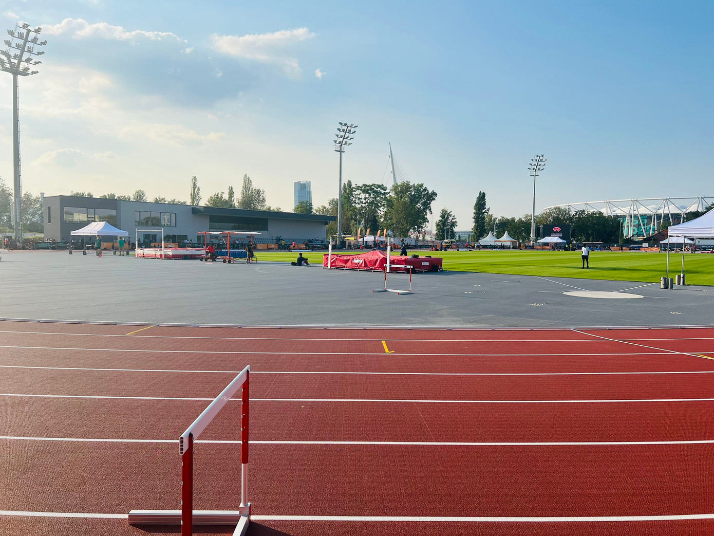 Dù đứng vị trí số 1 Đông Nam Á cự ly 1.500m nữ, nhưng thông số tốt nhất trong mùa giải 2023 của Nguyễn Thị Oanh vẫn là thấp nhất trong số 59 VĐV tham dự nội dung này ở Giải vô địch điền kinh thế giới 2023.