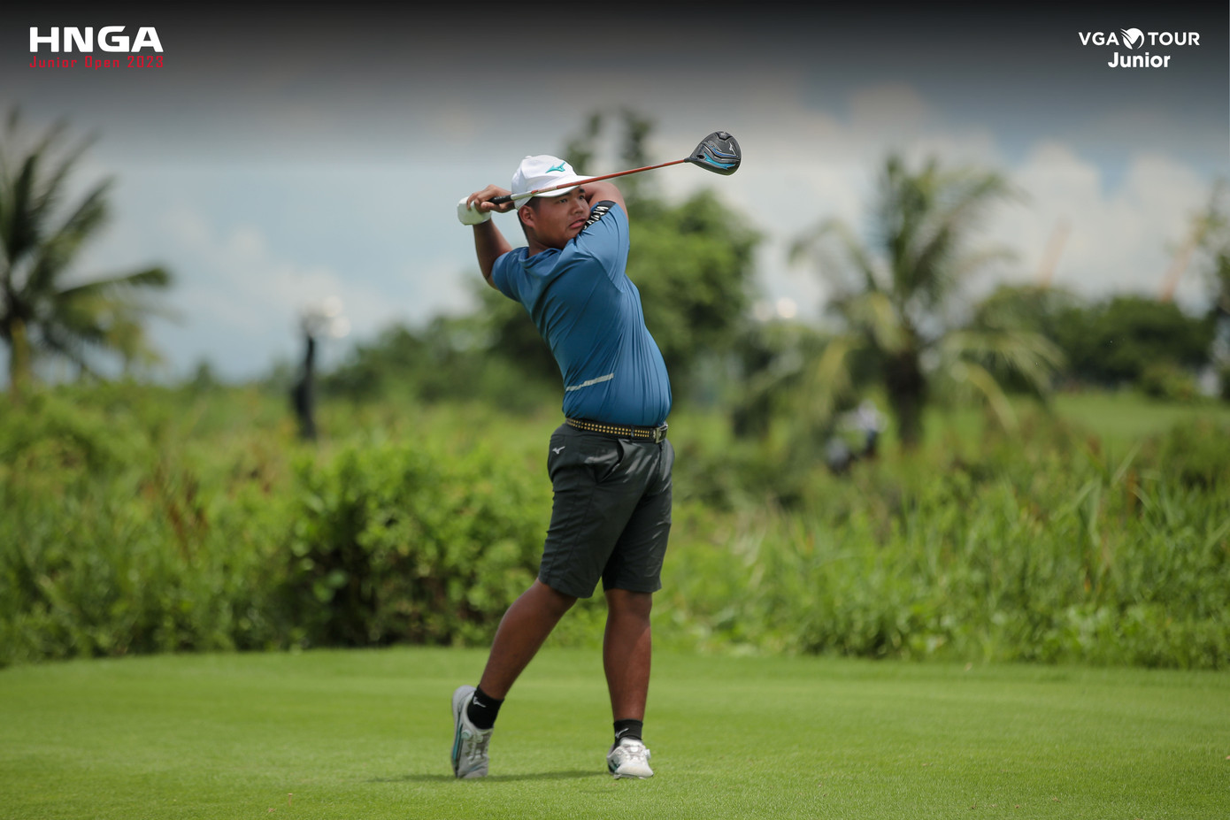 Đức Sơn dẫn đầu sau 2 vòng