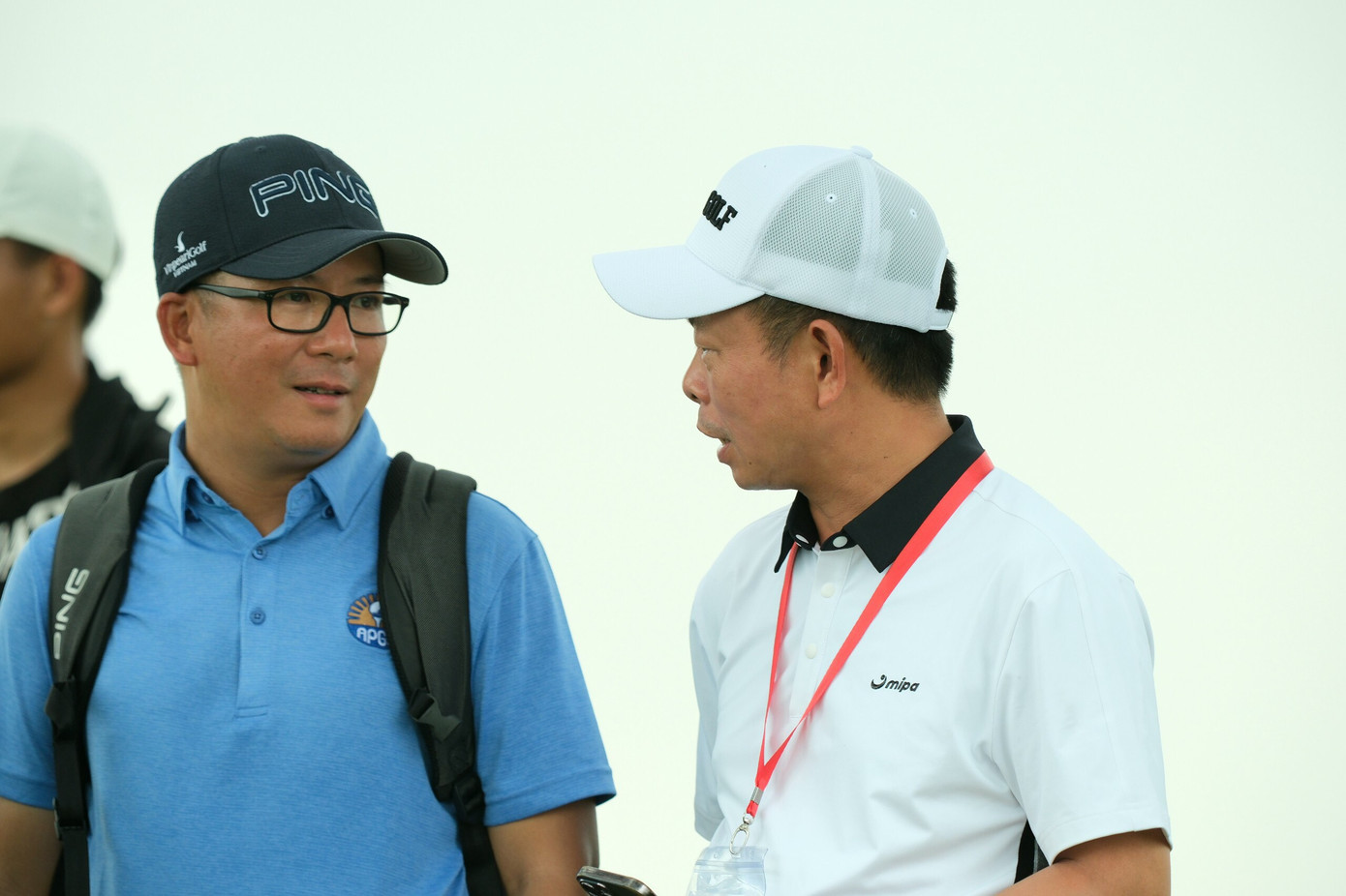 Ông Nguyễn Đặng Sơn luôn âm thầm theo sát chăm sóc, cổ vũ và động viên Nguyễn Anh Minh ở mọi giải đấu.