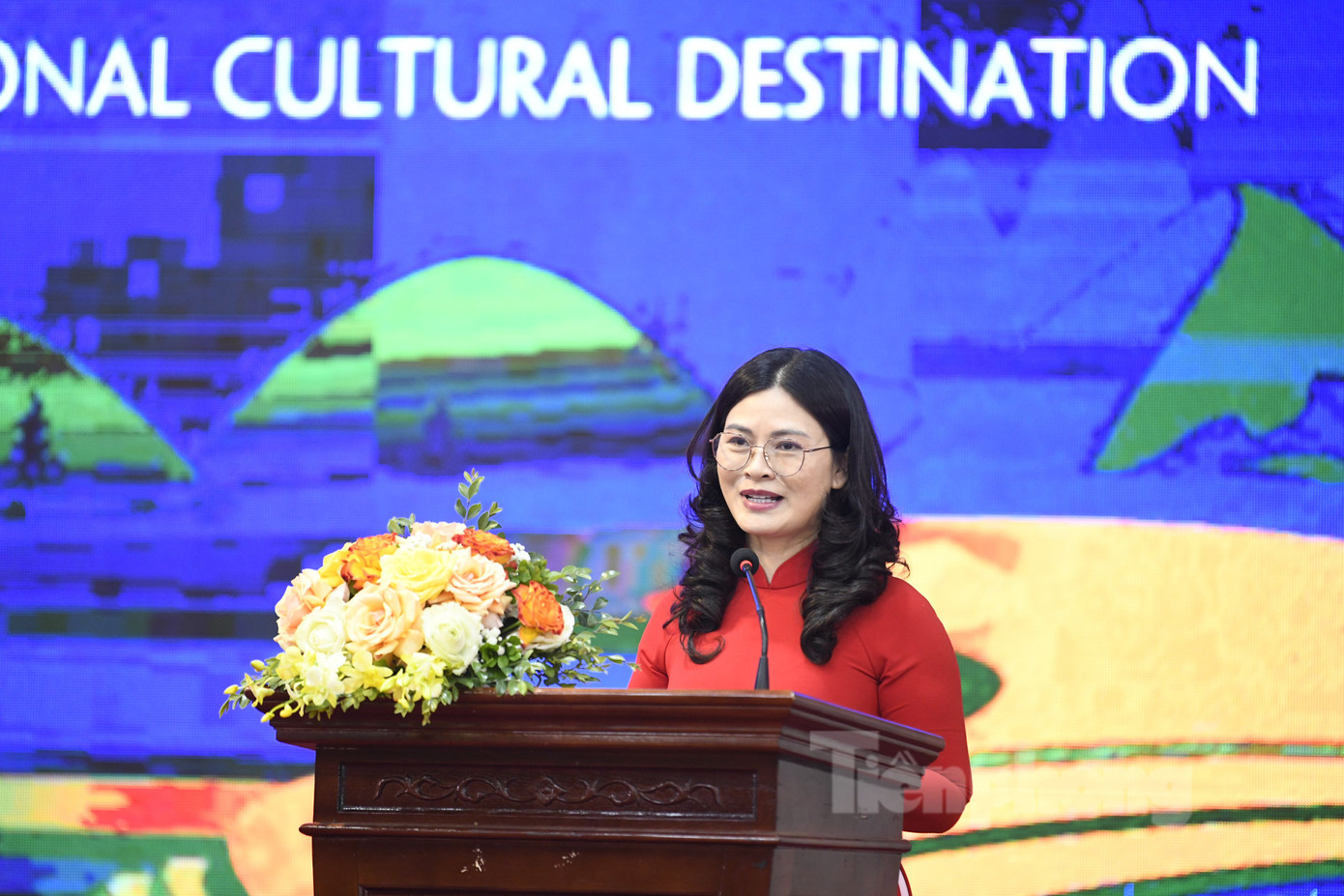 Bà Vương Ngọc Hà - Phó Chủ tịch UBND tỉnh Hà Giang - nêu chiến lược phát triển du lịch của địa phương. Ảnh: Như Ý. Bà Vương Ngọc Hà - Phó Chủ tịch UBND tỉnh Hà Giang - nêu chiến lược phát triển du lịch của địa phương. Ảnh: Như Ý.