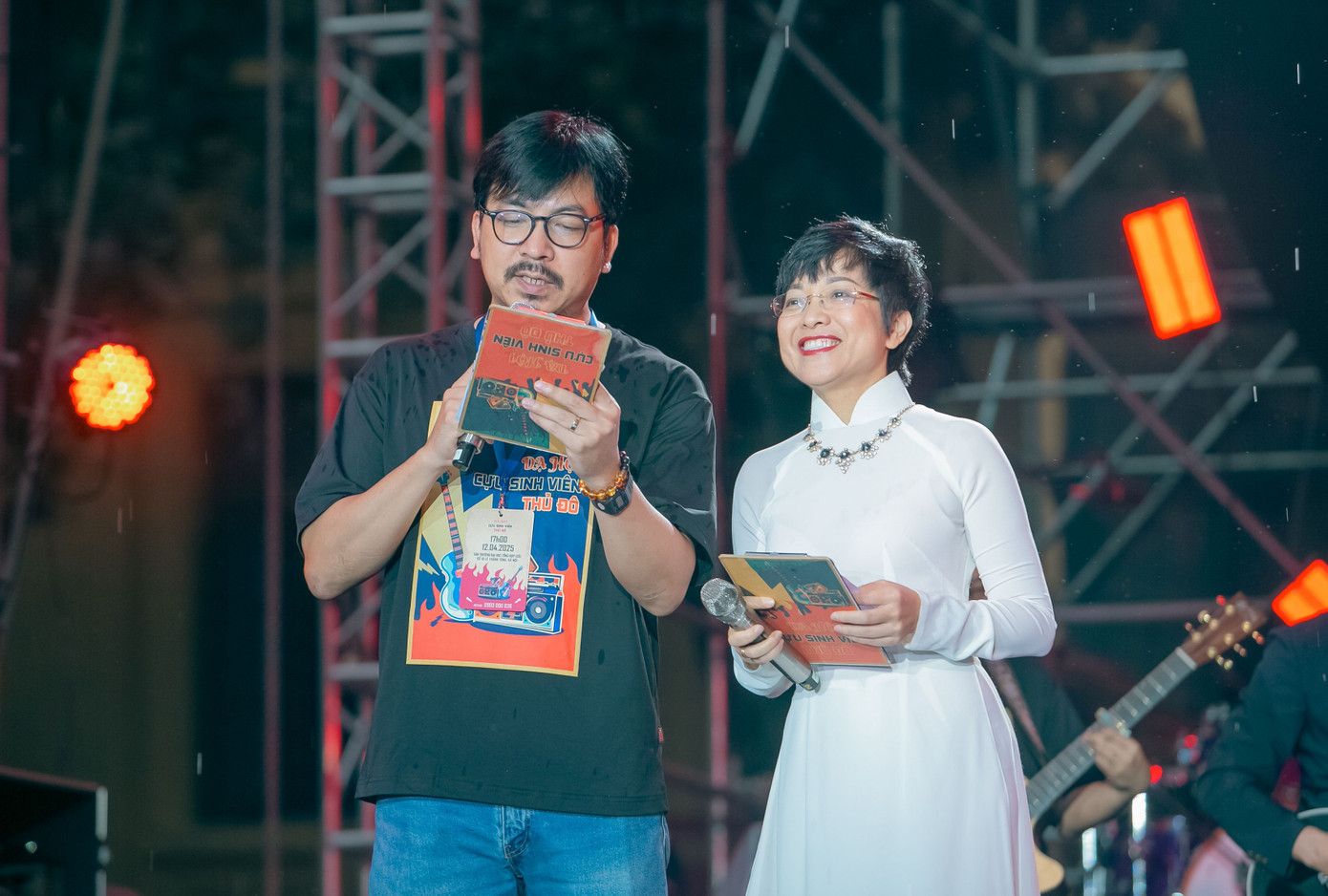 Đêm nhạc quy tụ nhiều nghệ sĩ như Thanh Lam, Bằng Kiều, Thùy Dung, Thanh Tâm, Thảo Vân, Đinh Lan Hương, Long Vũ, Tùng John, Liên Trịnh,...