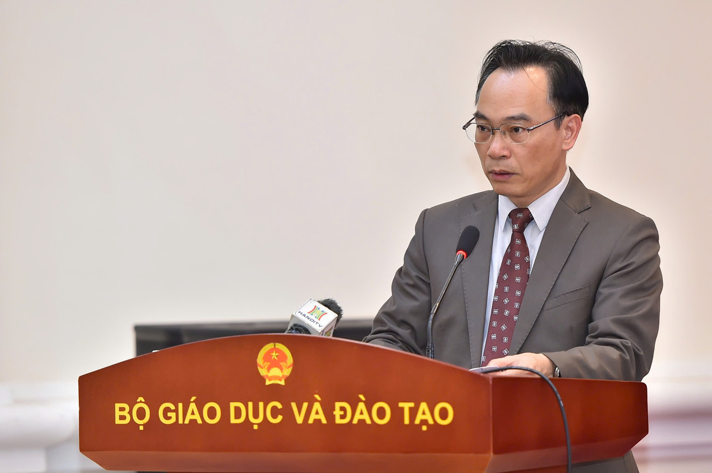 Thứ trưởng Bộ GD&ĐT Hoàng Minh Sơn cho biết, Bộ đánh giá cao 3 đại học hàng đầu Việt Nam về lĩnh vực khoa học công nghệ. Thứ trưởng Bộ GD&ĐT Hoàng Minh Sơn cho biết, Bộ đánh giá cao 3 đại học hàng đầu Việt Nam về lĩnh vực khoa học công nghệ.