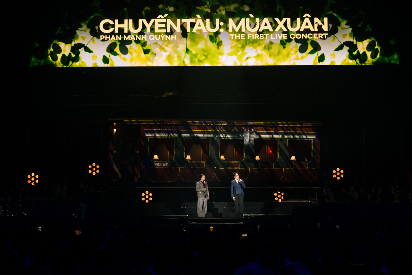 Phan Mạnh Quỳnh kết lại đêm diễn bằng những bản hit ghi dấu ấn trong sự nghiệp. Đó là Vợ người ta được làm mới bằng chất nhạc disco, Có chàng trai viết lên cây, Sau lời từ khước. Anh hài hước mời hàng nghìn khán giả hát cùng vì “em hết hơi rồi”. Trong suốt live concert, khán giả vỗ tay rần rần ủng hộ Phan Mạnh Quỳnh. Để chia tay khán giả Hà Nội, Quỳnh và khán giả hòa giọng ở mashup tạo nên từ các hit Xuân thì, Ngày chưa giông bão và Từ đó. Phan Mạnh Quỳnh kết thúc chương trình bằng ca khúc Yêu nhau nửa ngày.