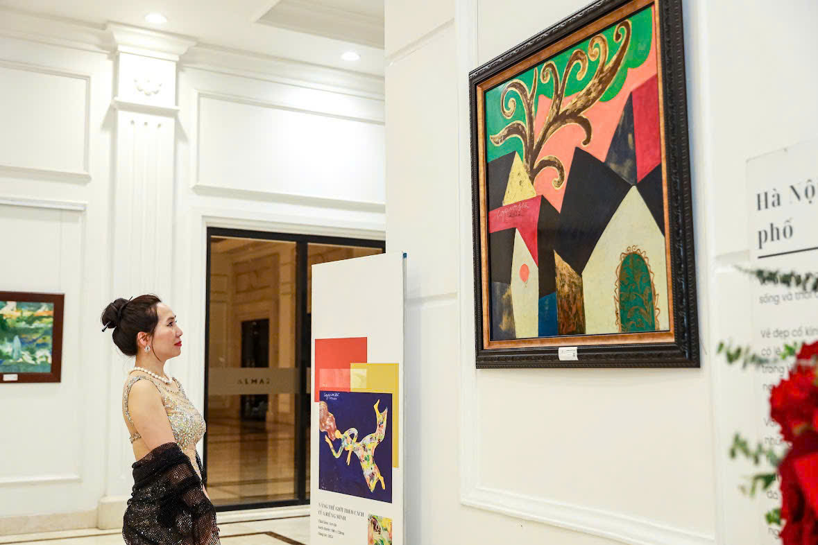 Công chúng chiêm ngưỡng nhiều tác phẩm hội họa nổi bật của cố họa sĩ Công Quốc Hà, họa sĩ, thiền sư Pháp Hạnh. Công chúng chiêm ngưỡng nhiều tác phẩm hội họa nổi bật của cố họa sĩ Công Quốc Hà, họa sĩ, thiền sư Pháp Hạnh.