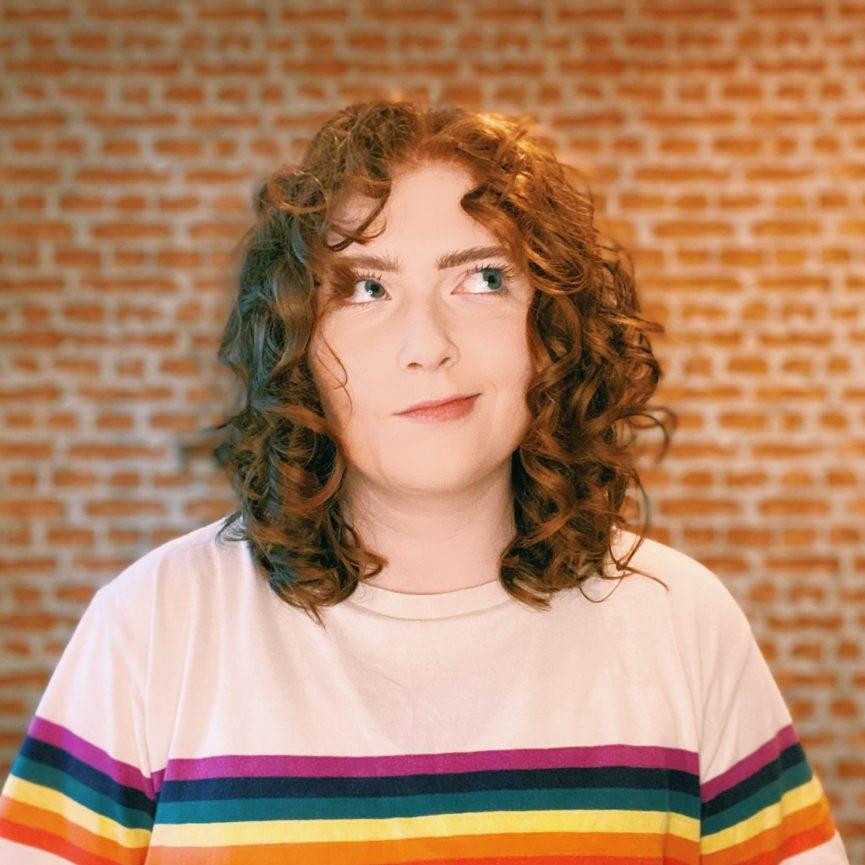 Nhà văn Alice Oseman cũng là biên kịch của loạt phim "Heartstopper". Nhà văn Alice Oseman cũng là biên kịch của loạt phim "Heartstopper".