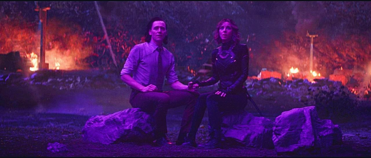 "Muốn lãng mạn cũng không yên!" - Nguồn: Distractify "Muốn lãng mạn cũng không yên!" - Nguồn: Distractify