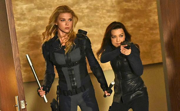 Đây mới chính là Mockingbird (bên trái) của MCU. - Nguồn: Entertainment Weekly Đây mới chính là Mockingbird (bên trái) của MCU. - Nguồn: Entertainment Weekly