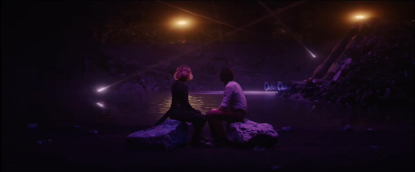 Cô gái tóc trắng bí ẩn được nhiều người cho rằng là... Black Widow được hồi sinh. - Nguồn: YouTube