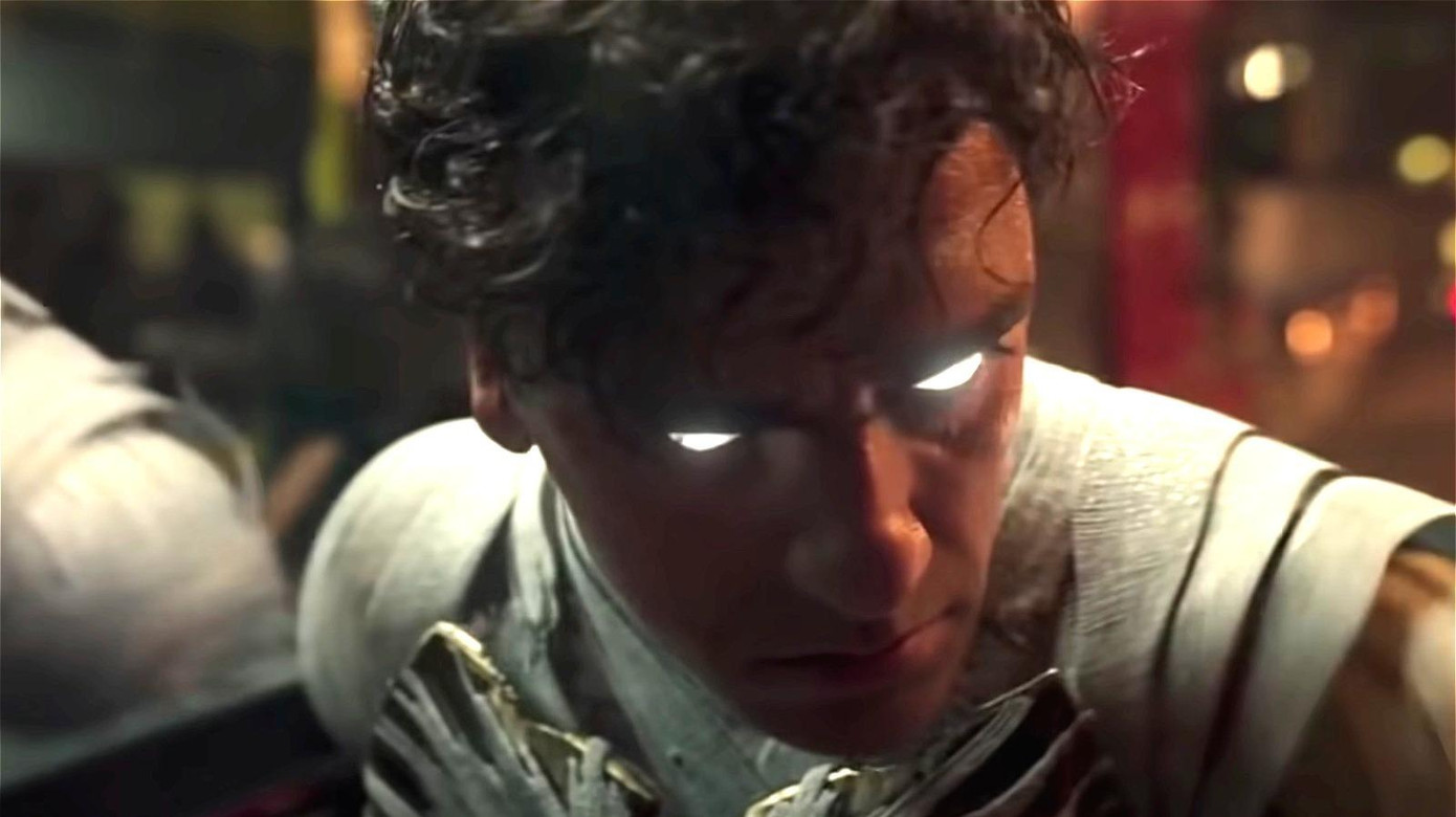 Màn biến hình "nhanh gọn" của "thủy thủ Mặt Trăng Marvel".