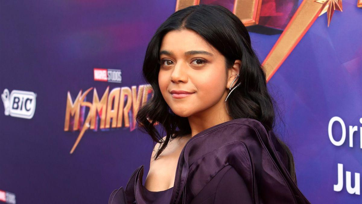 "Ms. Marvel" Iman Vellani xinh xắn tại thảm đỏ ra mắt phim. "Ms. Marvel" Iman Vellani xinh xắn tại thảm đỏ ra mắt phim.