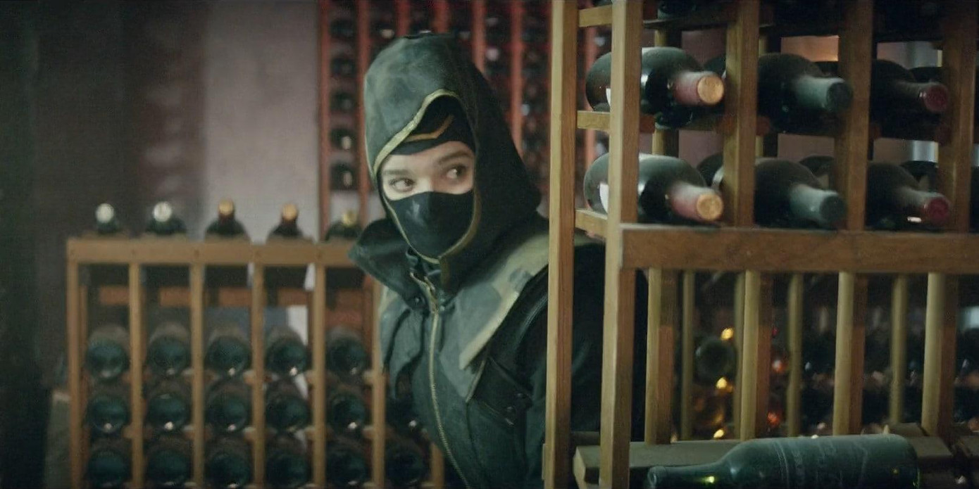 Không như giả thuyết muốn có "cheap moment" với thần tượng, Kate Bishop chỉ là bất đắc dĩ mặc bộ trang phục "Ronin". - Nguồn: Hindi to News Không như giả thuyết muốn có "cheap moment" với thần tượng, Kate Bishop chỉ là bất đắc dĩ mặc bộ trang phục "Ronin". - Nguồn: Hindi to News