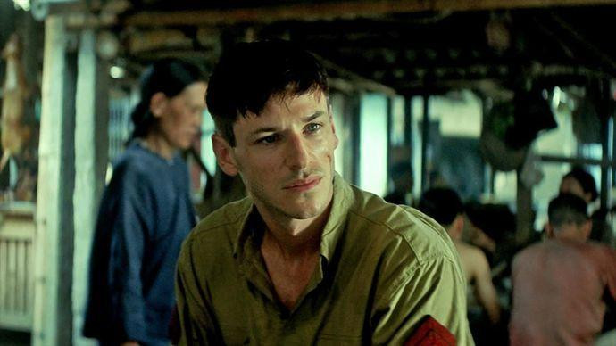 Ulliel trong vai một người lính Pháp tại Việt Nam. - Nguồn: Télé 7 Jours