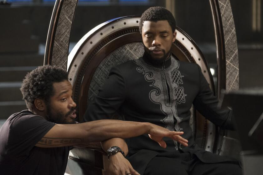 Ryan Coogler và "Black Panther" Chadwick Boseman. - Nguồn: Los Angeles Times Ryan Coogler và "Black Panther" Chadwick Boseman. - Nguồn: Los Angeles Times