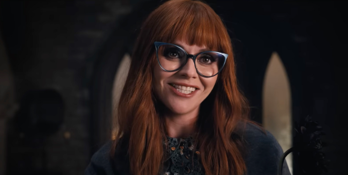 Giờ đây "Wednesday cũ" sẽ là cô giáo của "Wednesday mới". Giờ đây "Wednesday cũ" sẽ là cô giáo của "Wednesday mới".