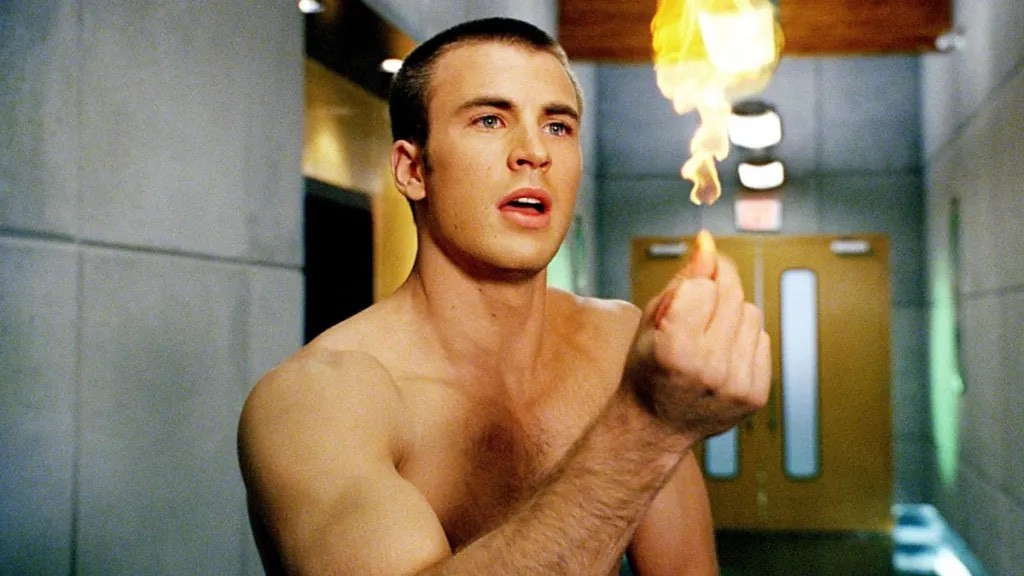Trước Captain America, Chris Evans từng thủ vai Human Torch của hãng Fox. Trước Captain America, Chris Evans từng thủ vai Human Torch của hãng Fox.