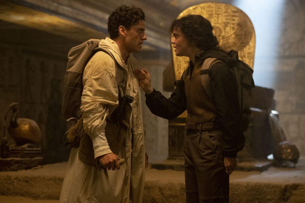 Layla chất vấn Marc về bản chất thật của cuộc hôn nhân đầy đau đớn hiện tại. Layla chất vấn Marc về bản chất thật của cuộc hôn nhân đầy đau đớn hiện tại.