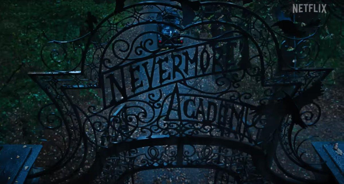 Hình ảnh học viện Nevermore xuất hiện đầy bí ẩn trong trailer mở màn. Hình ảnh học viện Nevermore xuất hiện đầy bí ẩn trong trailer mở màn.