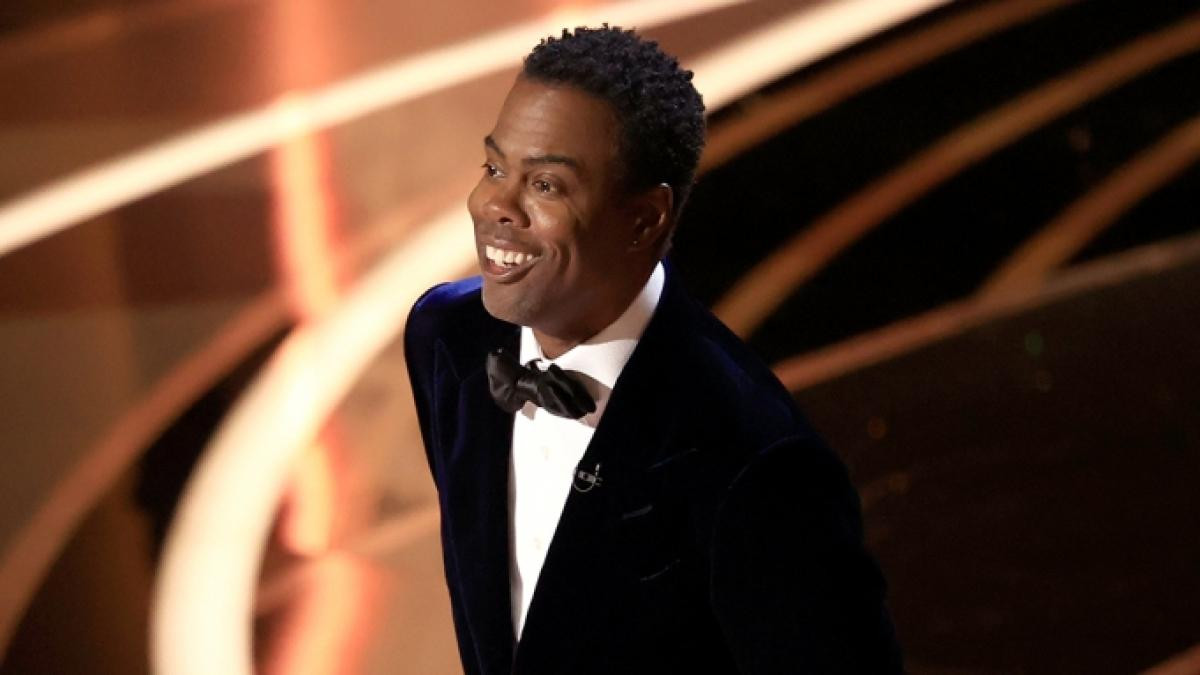 Liệu Chris Rock và những câu trò đùa kém duyên có nên bị Viện Hàn lâm trừng phạt để "công bằng"? - Nguồn: Internet Liệu Chris Rock và những câu trò đùa kém duyên có nên bị Viện Hàn lâm trừng phạt để "công bằng"? - Nguồn: Internet